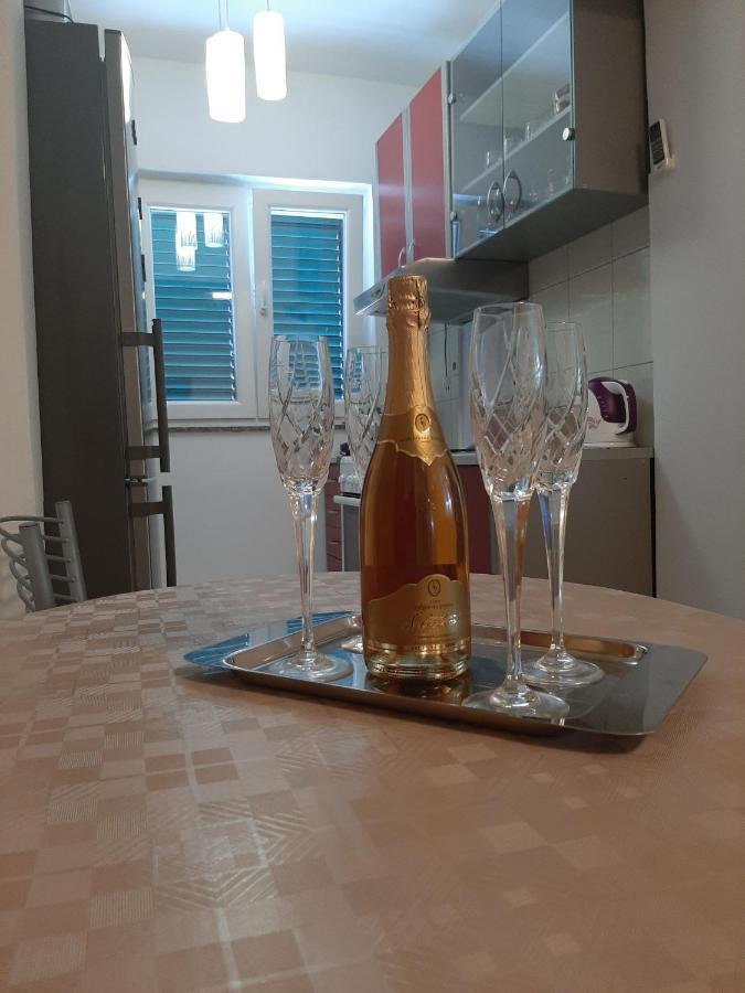 Apartments Borna Drage Εξωτερικό φωτογραφία